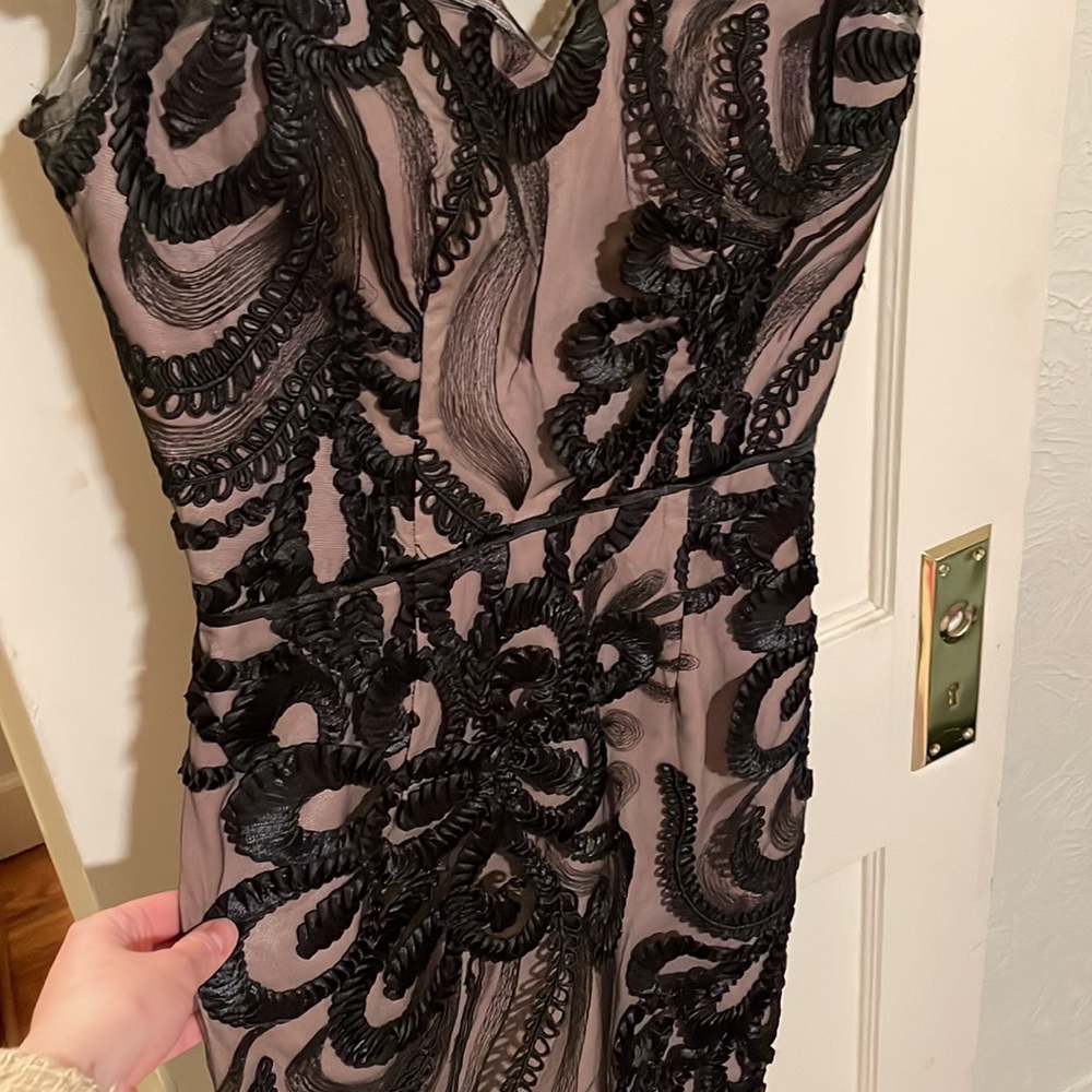 JS Collections Dress - Picture 2 of 6